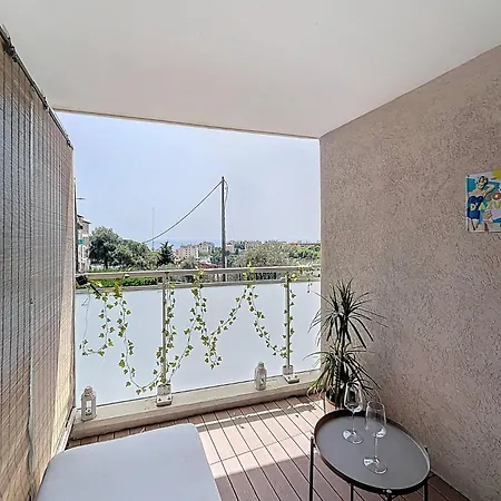 Apartmán Neuf Avec Terrasse Et Apercu *