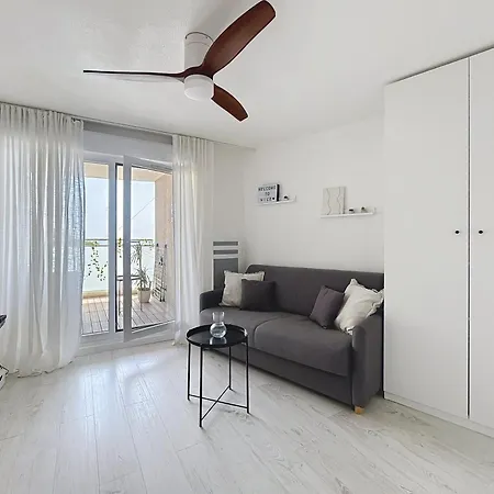 Neuf Avec Terrasse Et Apercu Nizza