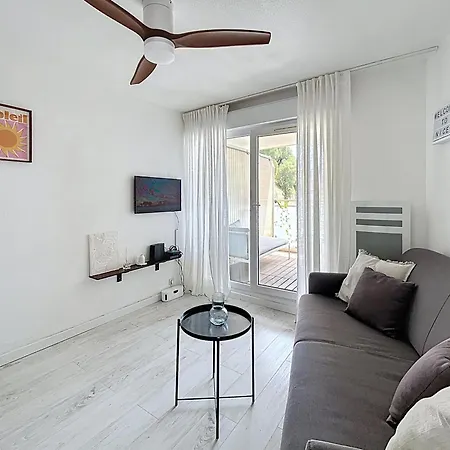 Neuf Avec Terrasse Et Apercu Apartamento Niza